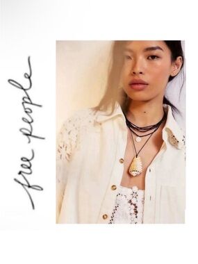 NWT FREE PEOPLE Carolina Shell Layered Necklace in Black